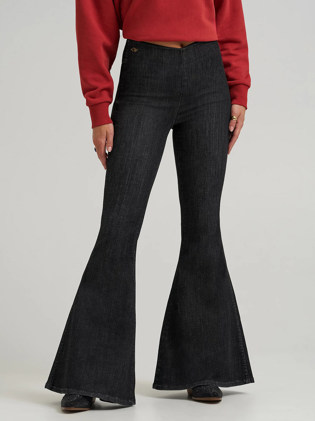 Women's Wrangler X Lainey Wilson Pull On Bell Bottom Jean