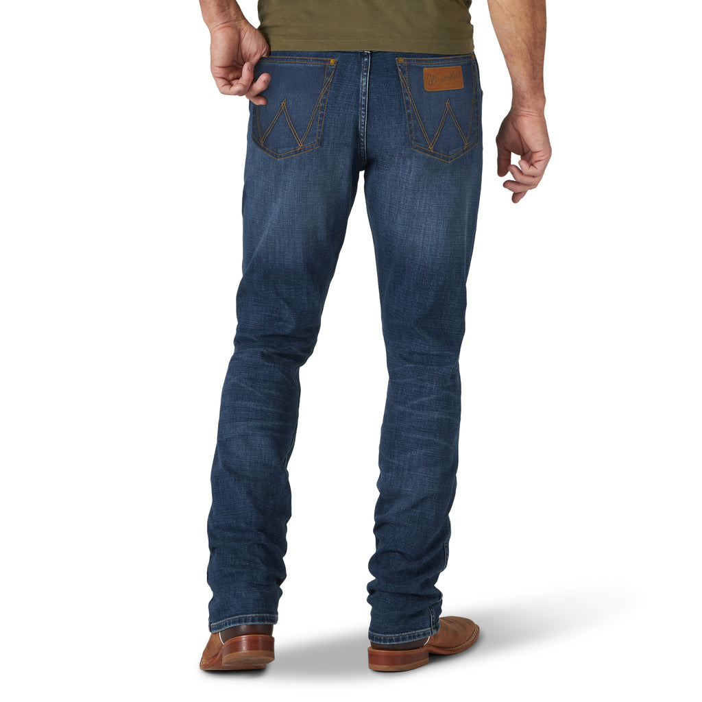 Men's Wrangler Retro Slim Straight Jean #88MWZPF