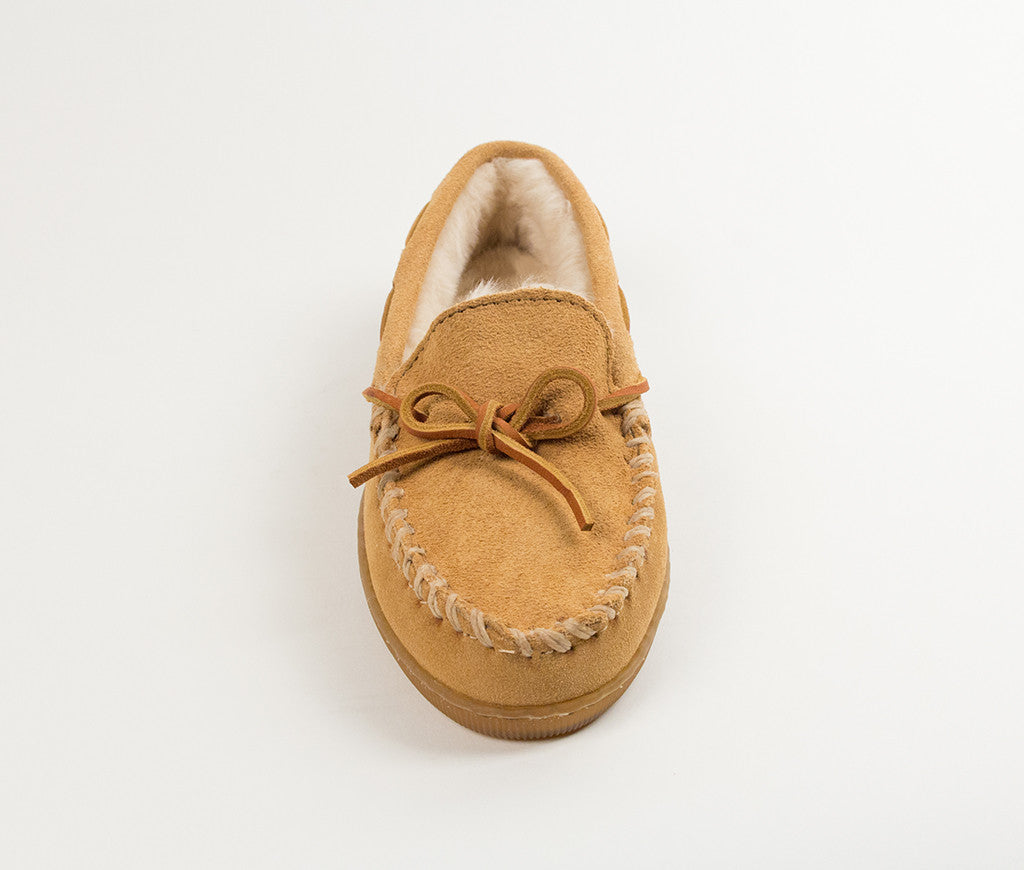 Minnetonka Men’s sz 15 slippers. Suede, rubber sole, Fur lined. good condition Mens Minnetonka Sheepskin Hardsole Slipper - Golden Tan  main image 4