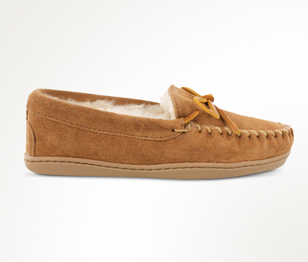 Women's Minnetonka Sheepskin Hardsole Slipper #3341 | High Country